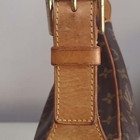 RARE Cute Authentic Louis Vuitton Crescent Bag๐น - Picture 2 of 13